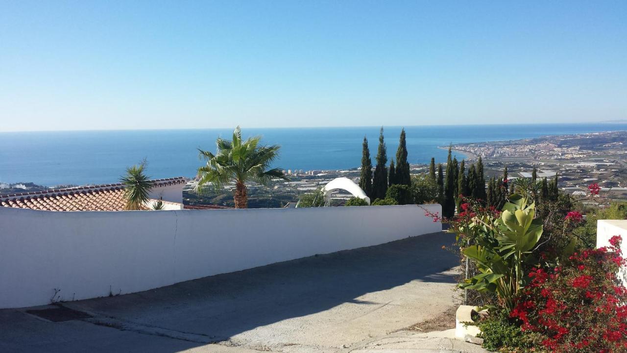 Villa Perla Blanca Sayalonga Buitenkant foto