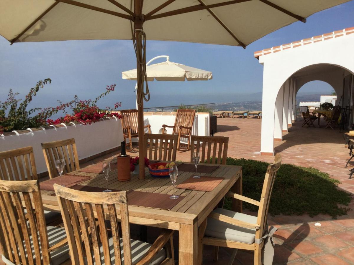 Villa Perla Blanca Sayalonga Buitenkant foto