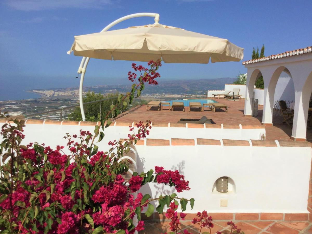 Villa Perla Blanca Sayalonga Buitenkant foto